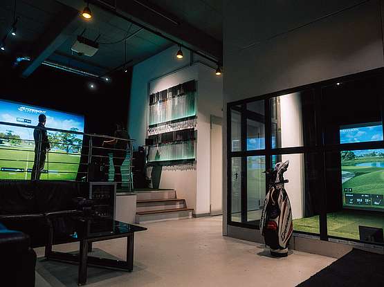 GPI Premium Indoor Golf Studio